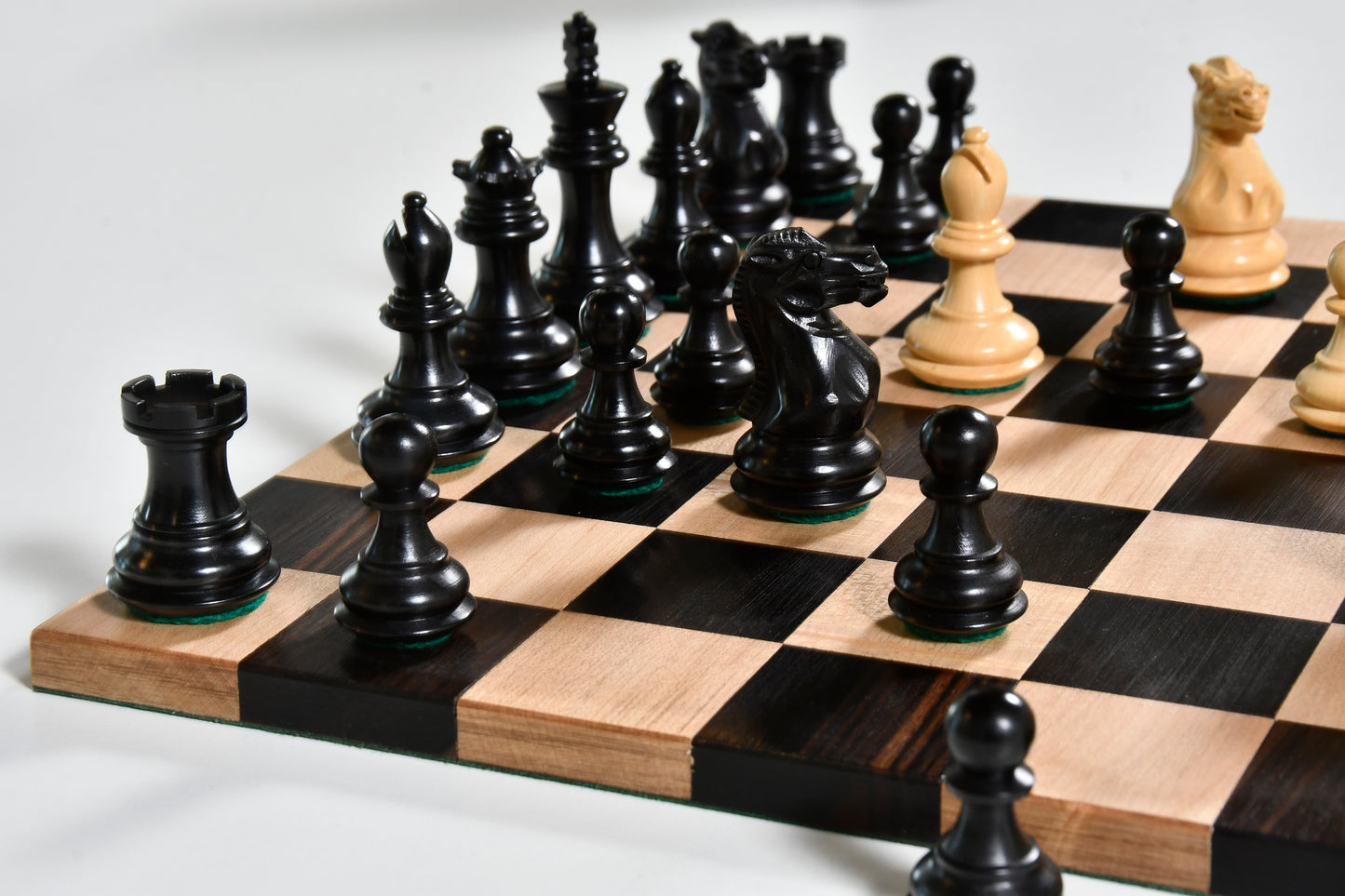 The Collector Series Hand carved Staunton Chess Pieces in Ebonized Boxwood & Natural Boxwood - 2.6" King
