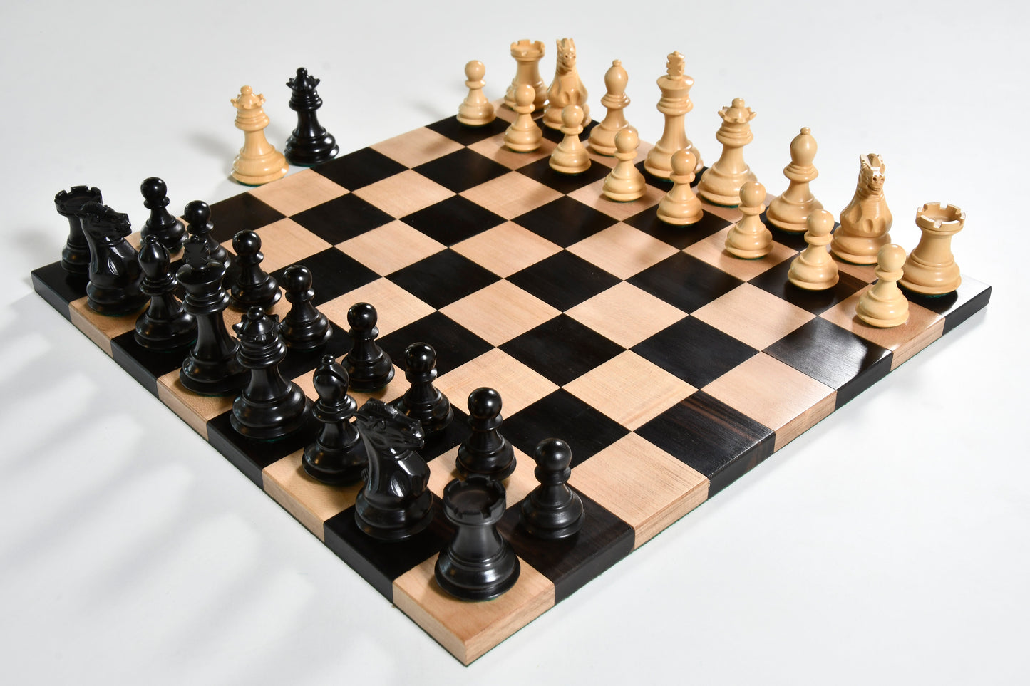 The Collector Series Hand carved Staunton Chess Pieces in Ebonized Boxwood & Natural Boxwood - 2.6" King