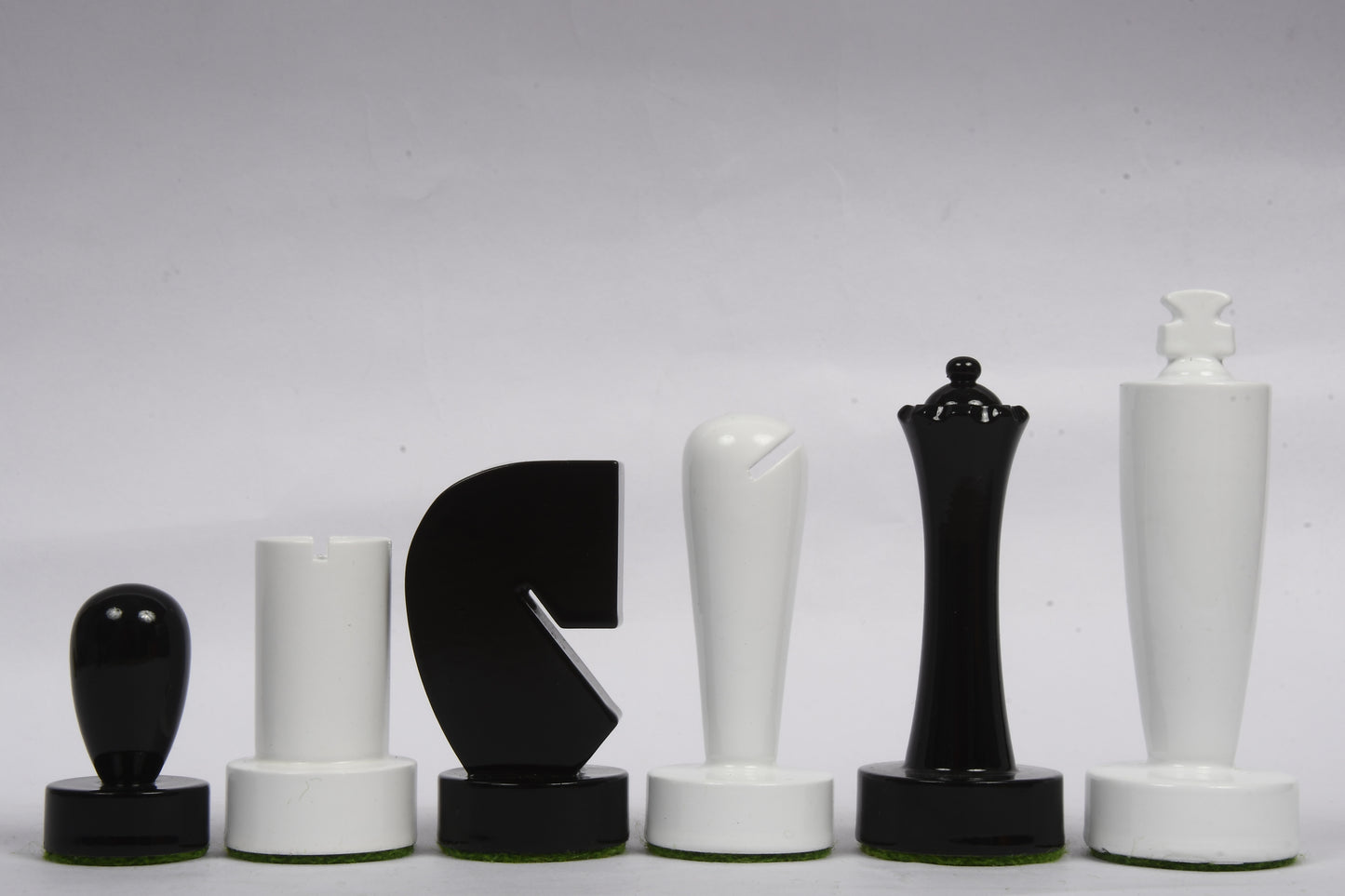 Berliner Series Modern Minimalist Chess Pieces in Black and White Painted Box Wood - 3.7" King (Copy)