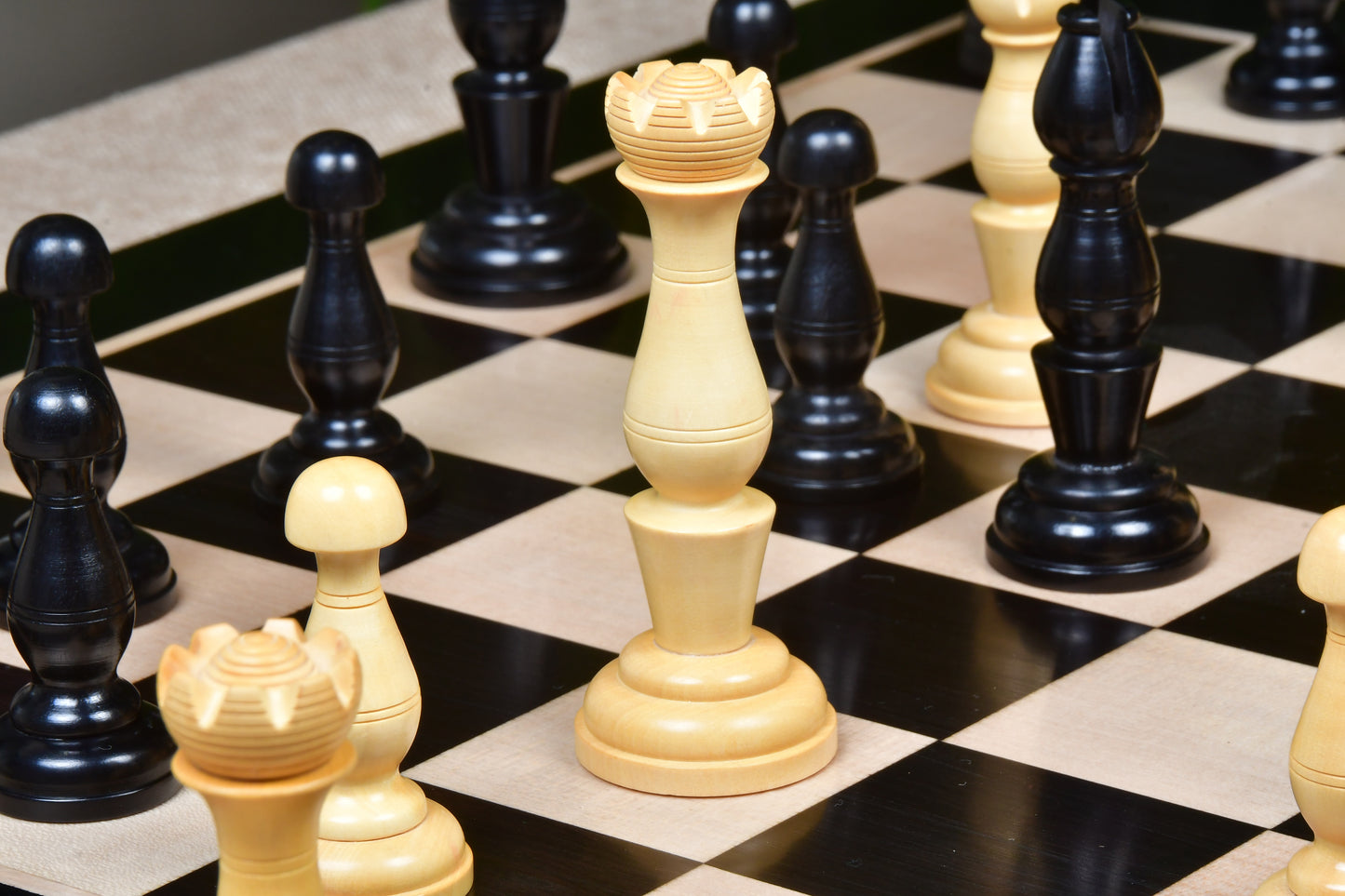 The Grand Divan Chess Pieces from the Famous Simpson's-in-the-Strand in Ebony & Boxwood - 4.2" King