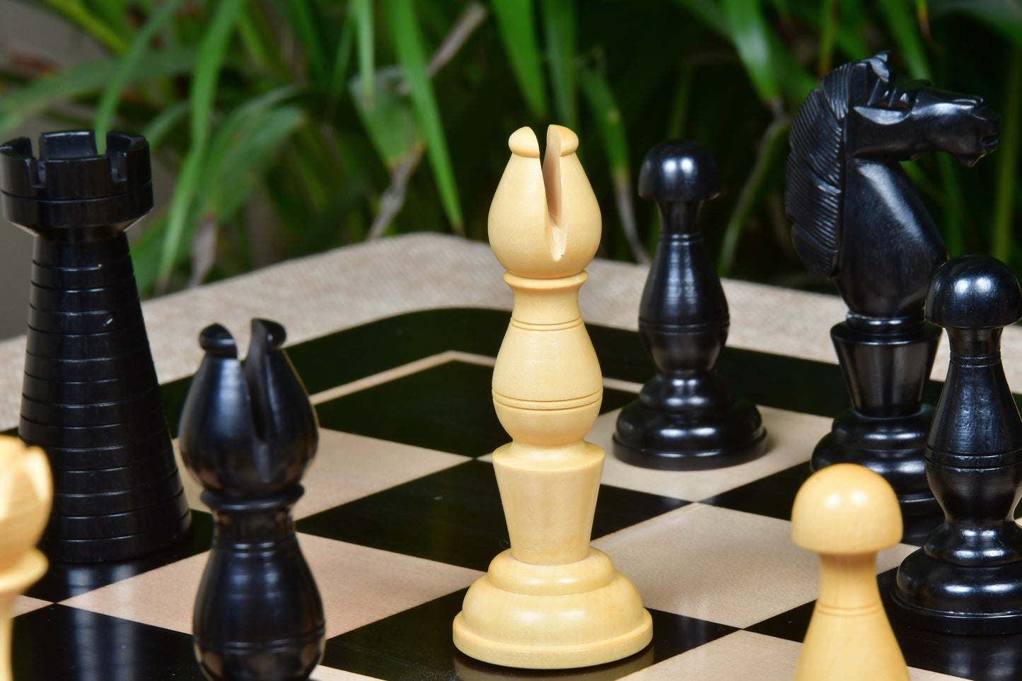 The Grand Divan Chess Pieces from the Famous Simpson's-in-the-Strand in Ebony & Boxwood - 4.2" King