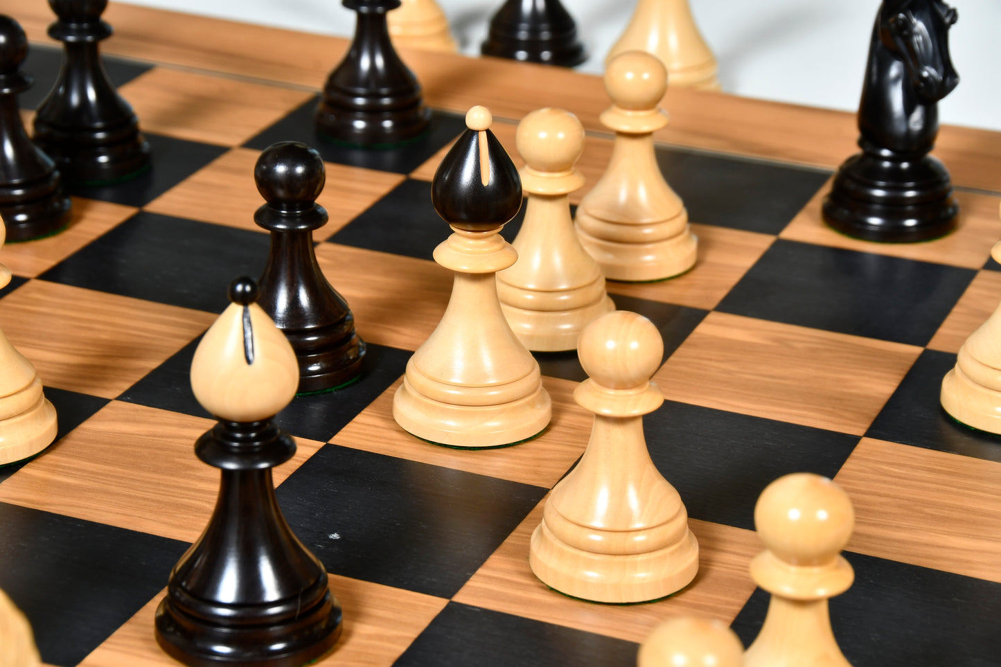 The 1951-1954 "Česká klubovka" FIDE Tournament Czech Reproduction Chessmen in Ebony wood & Boxwood - 4.0" King