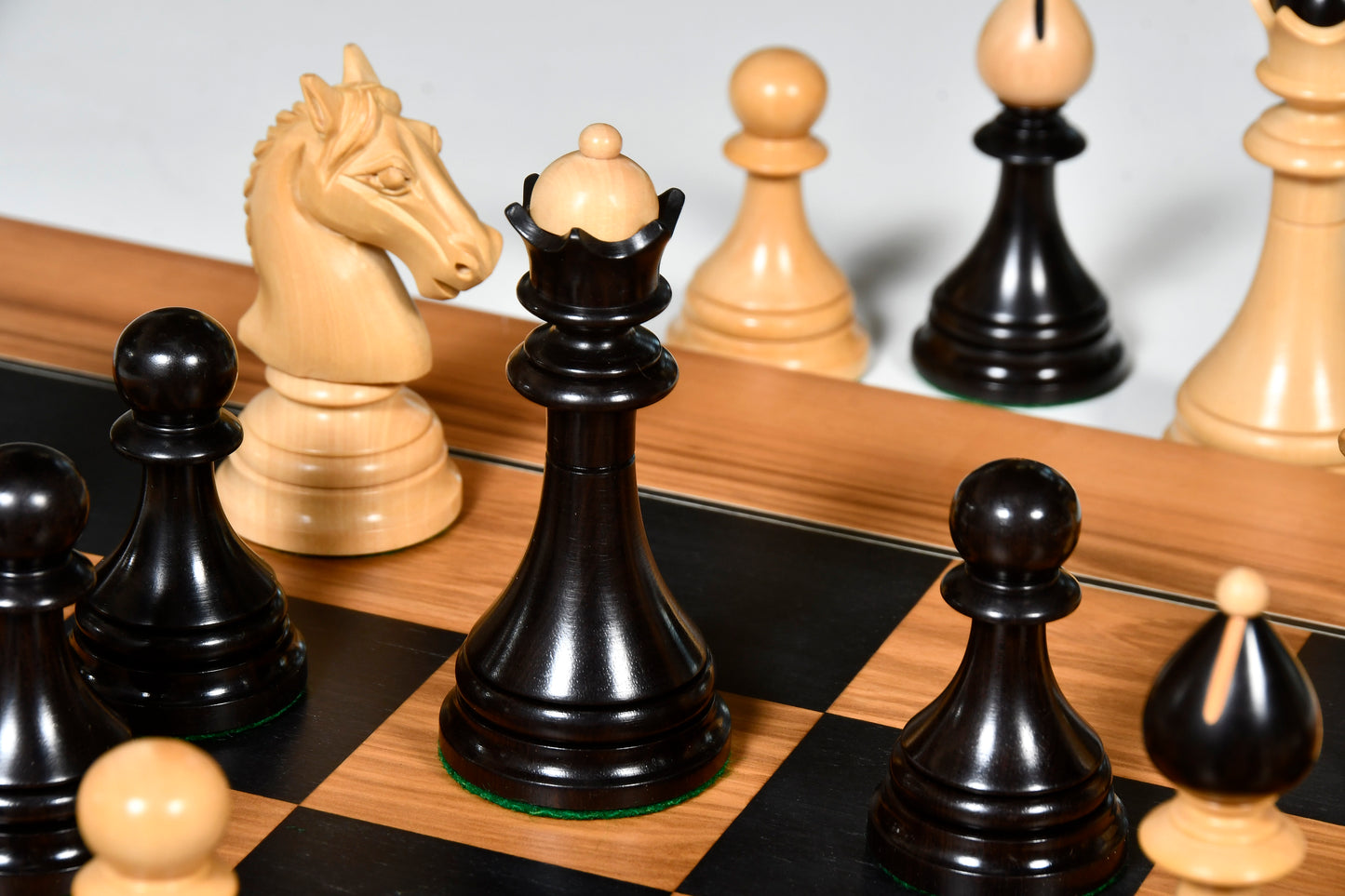 The 1951-1954 "Česká klubovka" FIDE Tournament Czech Reproduction Chessmen in Ebony wood & Boxwood - 4.0" King