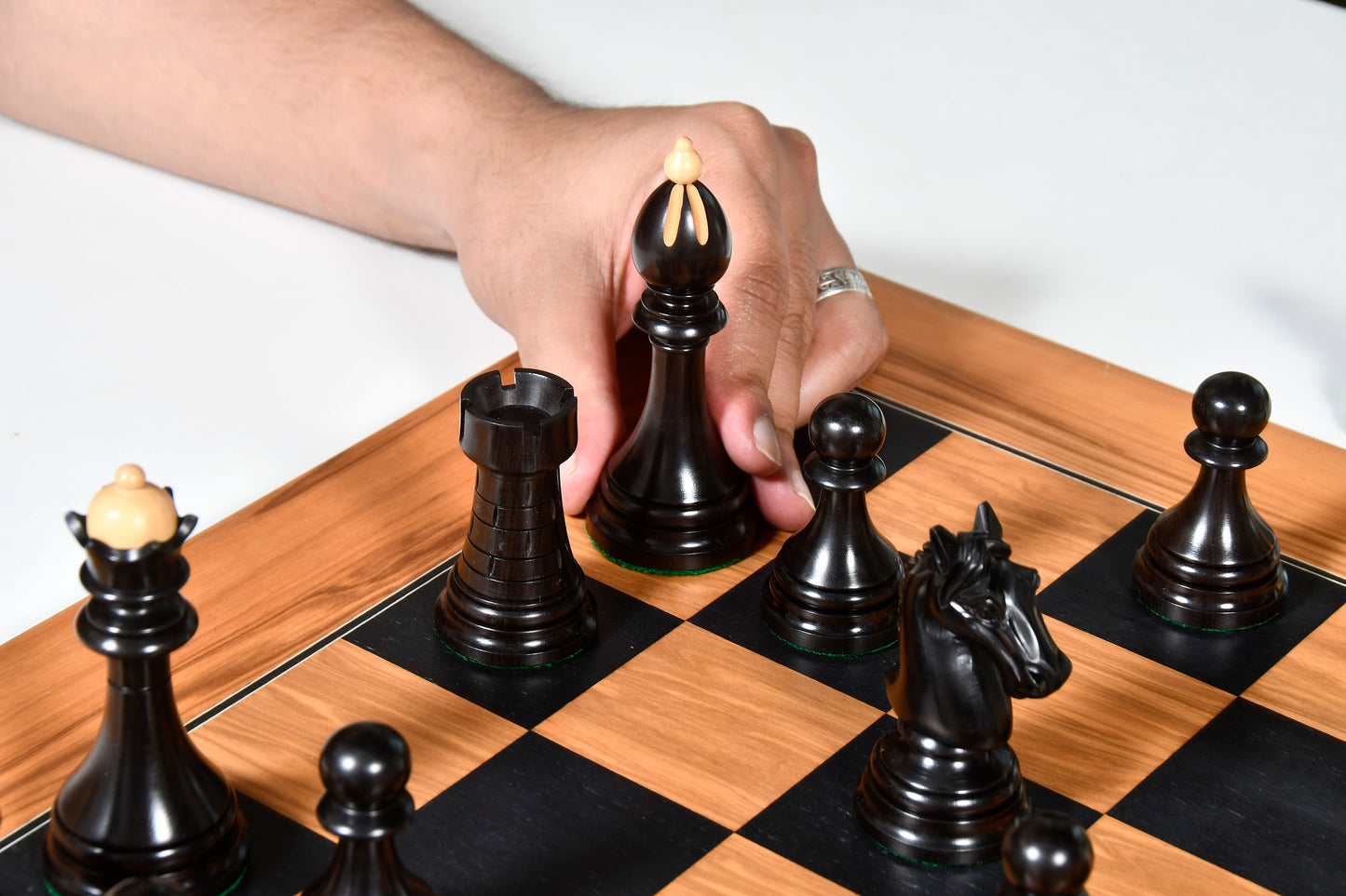 The 1951-1954 "Česká klubovka" FIDE Tournament Czech Reproduction Chessmen in Ebony wood & Boxwood - 4.0" King