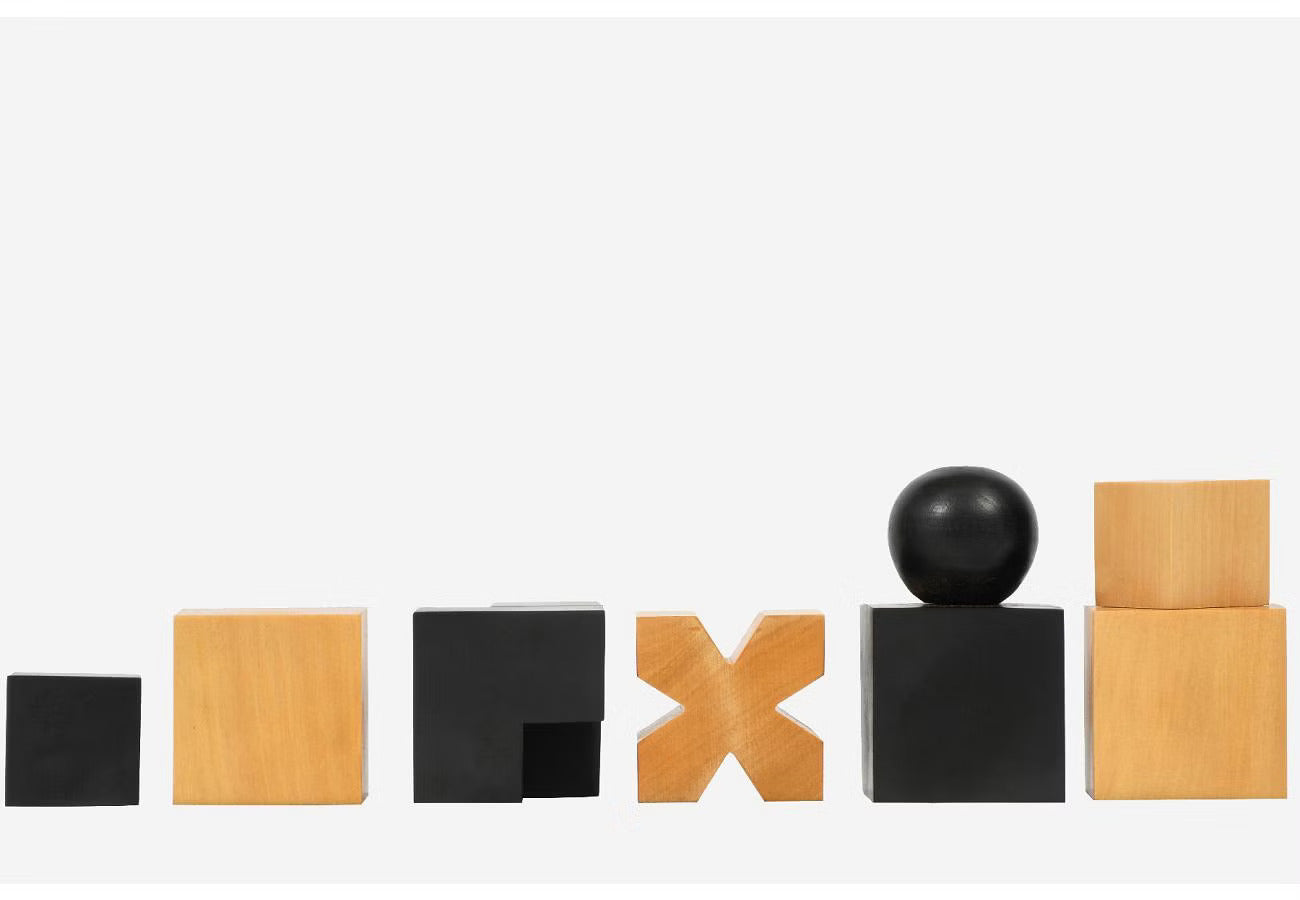 Reproduced 1924 Bauhaus Geometrical Abstract Chessmen in Ebonized Boxwood & Natural Boxwood - 1.9" King