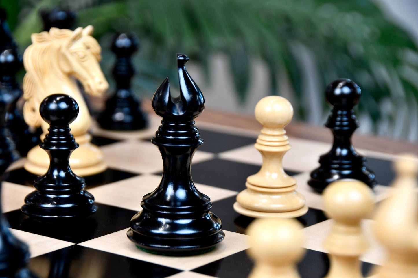 The Admiral Series II Staunton Chess Pieces in Ebony Wood & Box Wood - 4.5" King