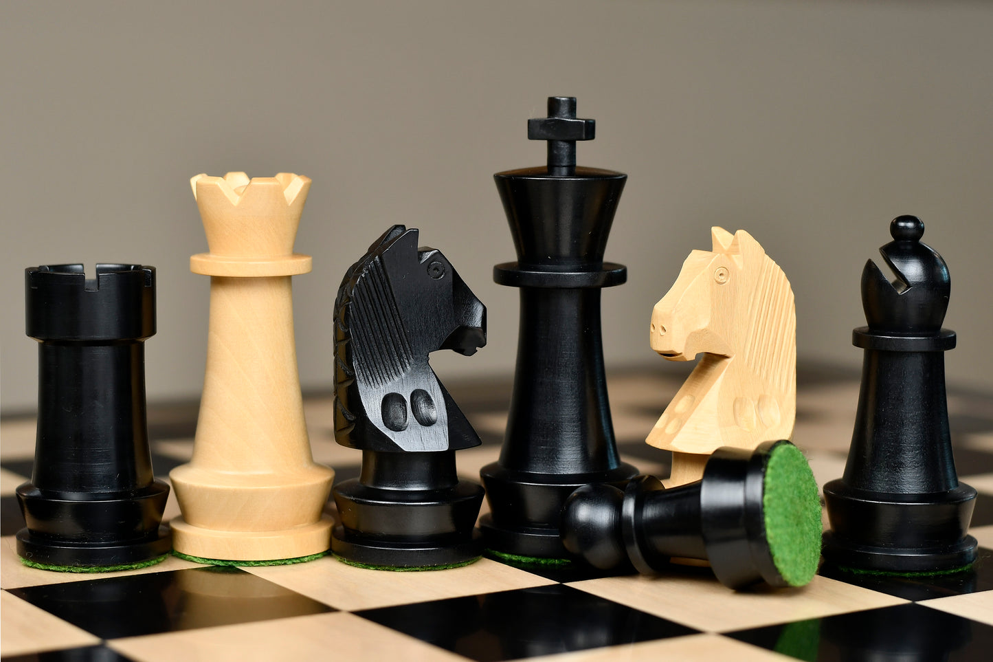 The Championship Series Staunton Chess Pieces in Ebonized Boxwood & Natural Boxwood - 3.75" King