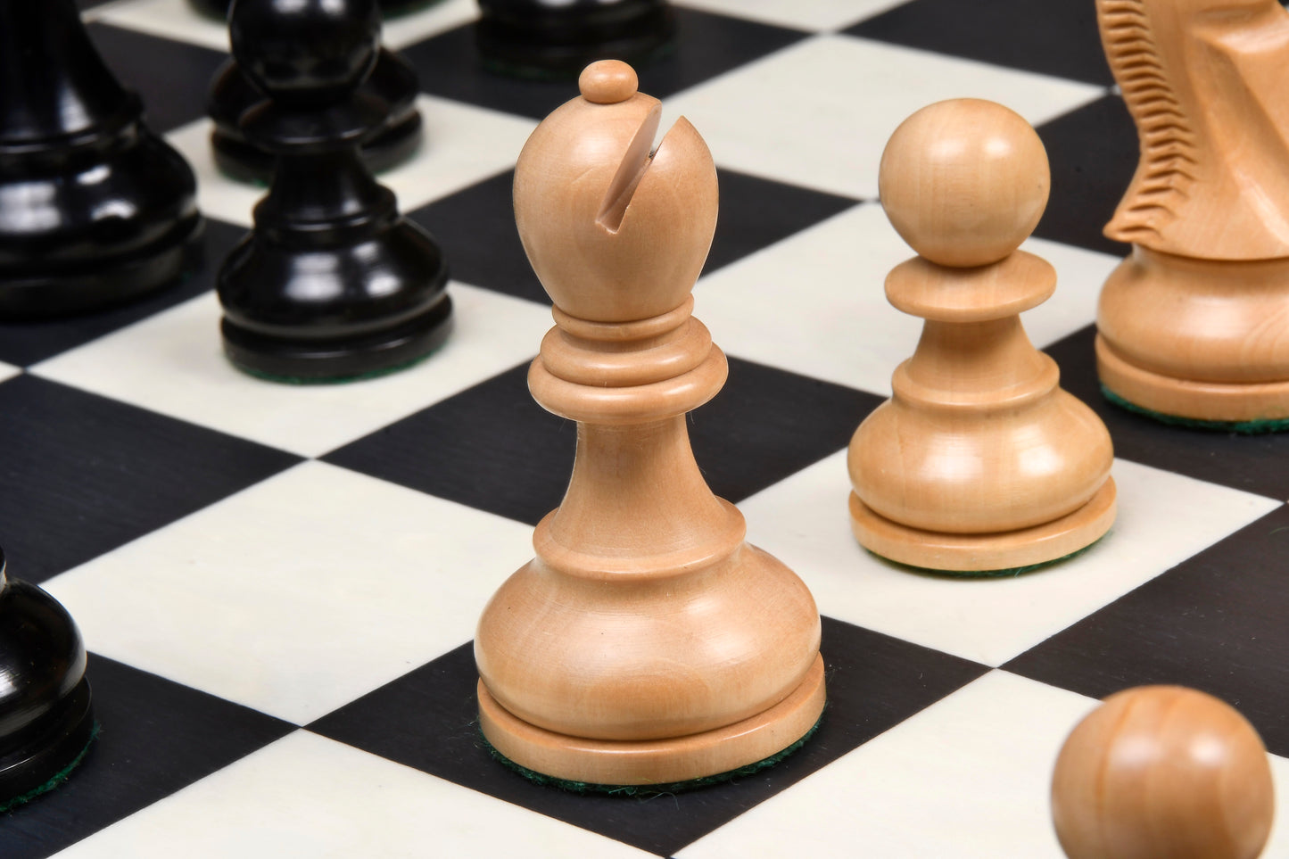 Reproduced 1972 Reykjavik Staunton Chess Pieces in Ebonized Boxwood & Natural Boxwood - 3.7" King