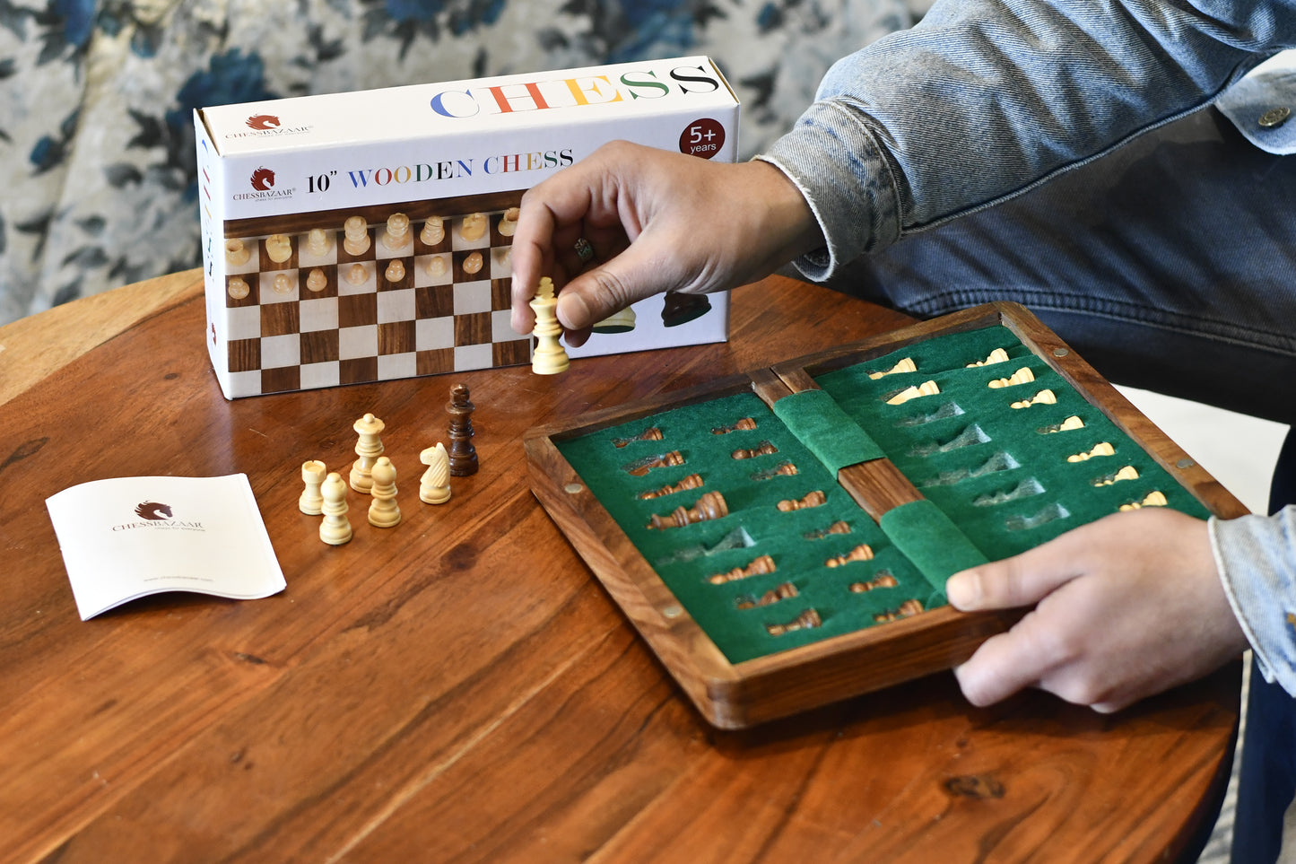 10" portable and foldable magnetic chess set with storage space