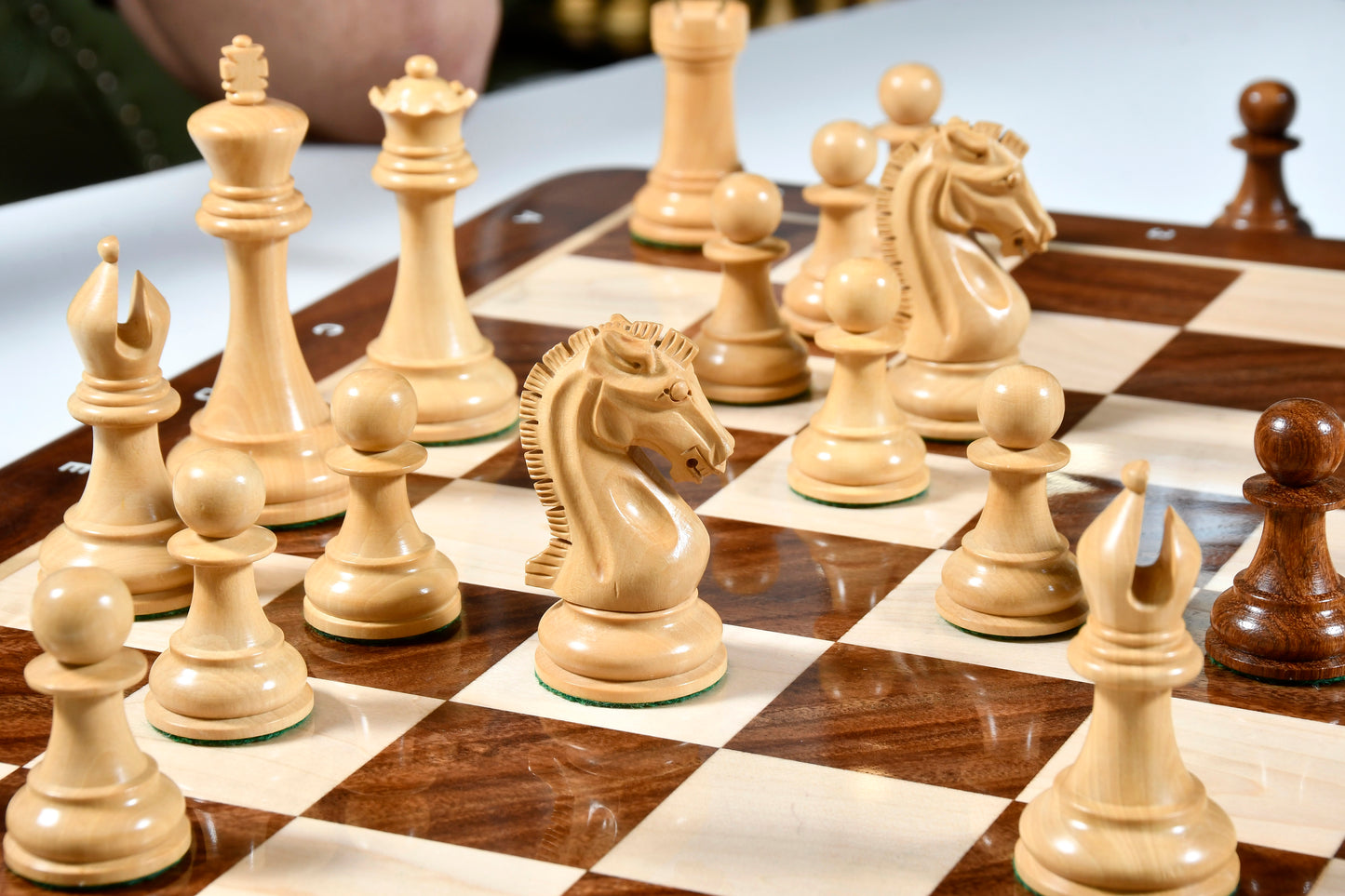 The Craftsman Knight Staunton Chess Pieces in Sheesham Wood & Boxwood - 3.9" King