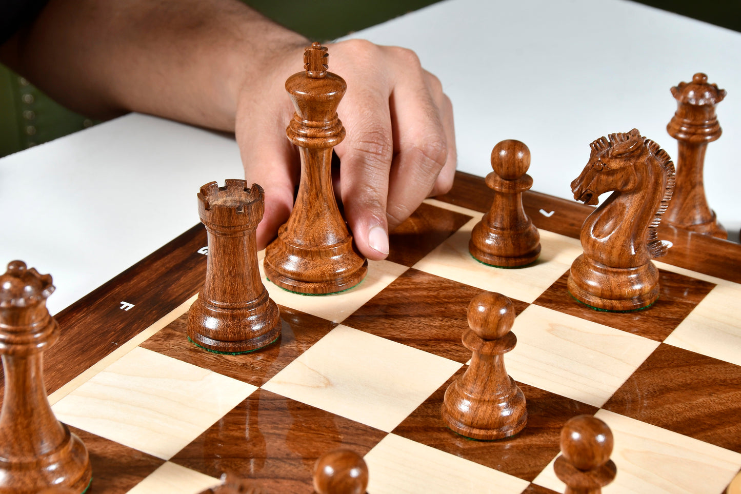 The Craftsman Knight Staunton Chess Pieces in Sheesham Wood & Boxwood - 3.9" King