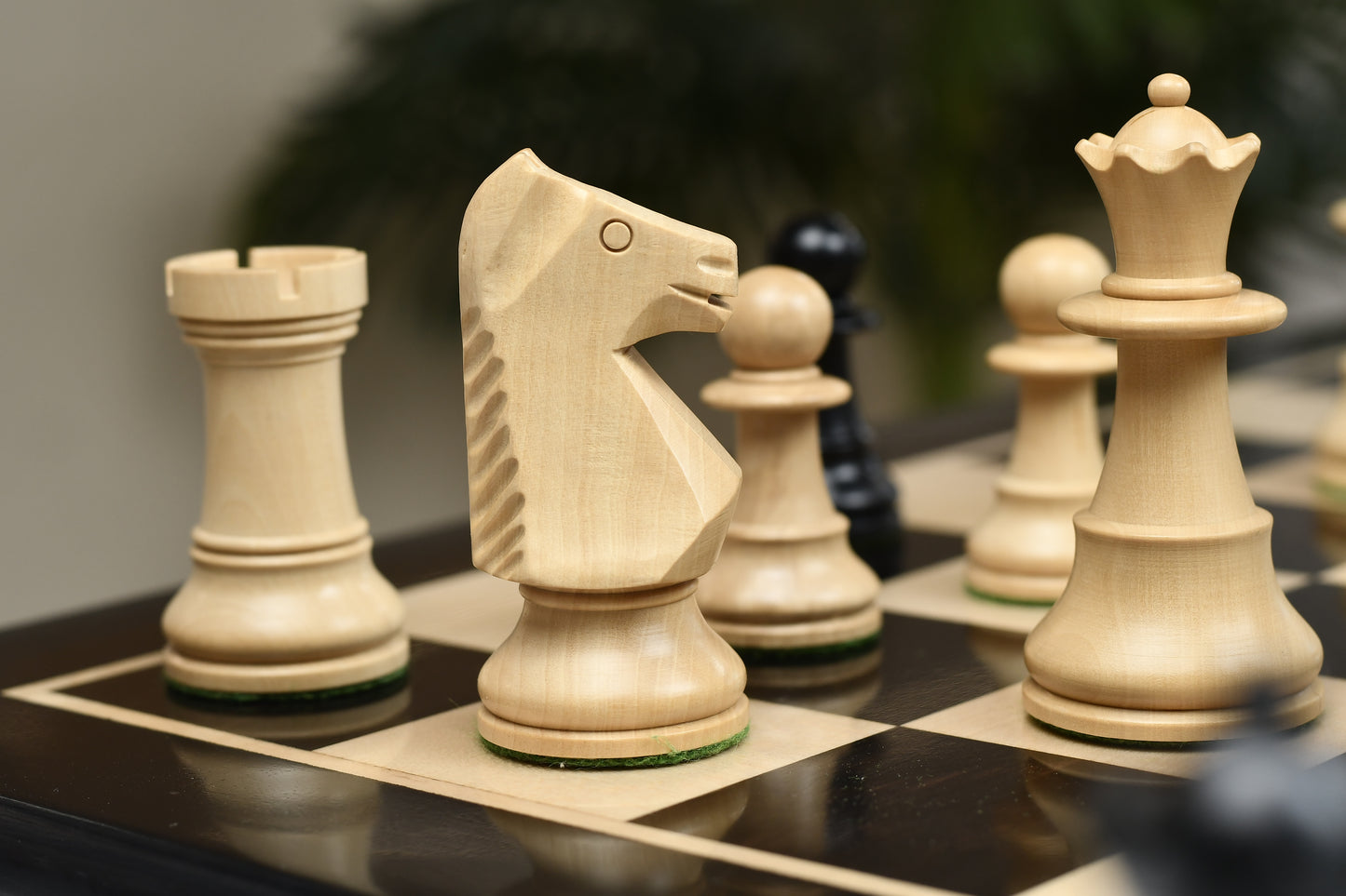 Reproduced Argentina Olympic (Ajedrez Olímpico 'Campo') Chess Pieces in Ebony & Boxwood - 3.75" King