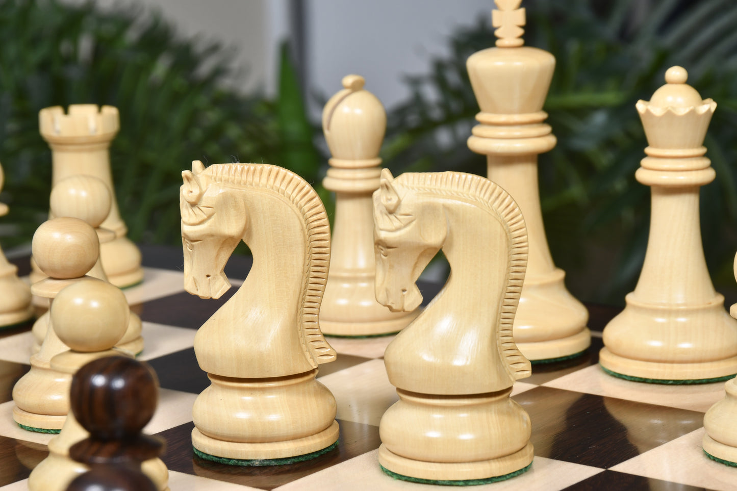 The Leningrad Club-Sized Wooden Chess Pieces in Indian Rosewood & Boxwood- 4.0" King
