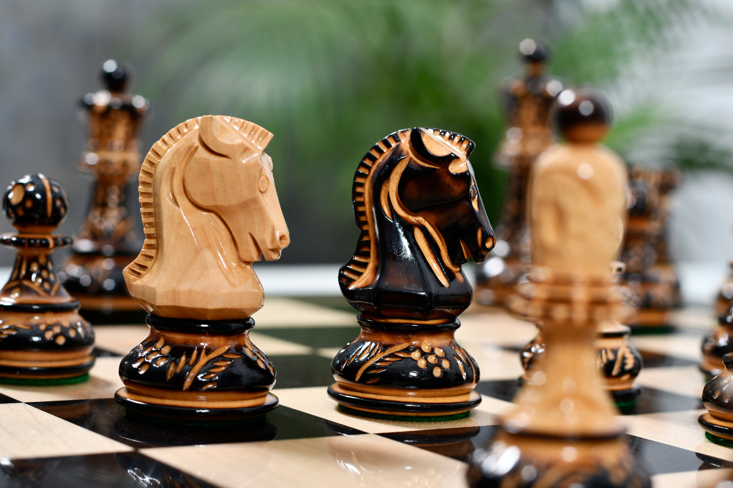 1950 Reproduced Dubrovnik Bobby Fischer Chessmen Version 3.0 in Lacquer Finished Burnt & Natural Box Wood - 3.7" King