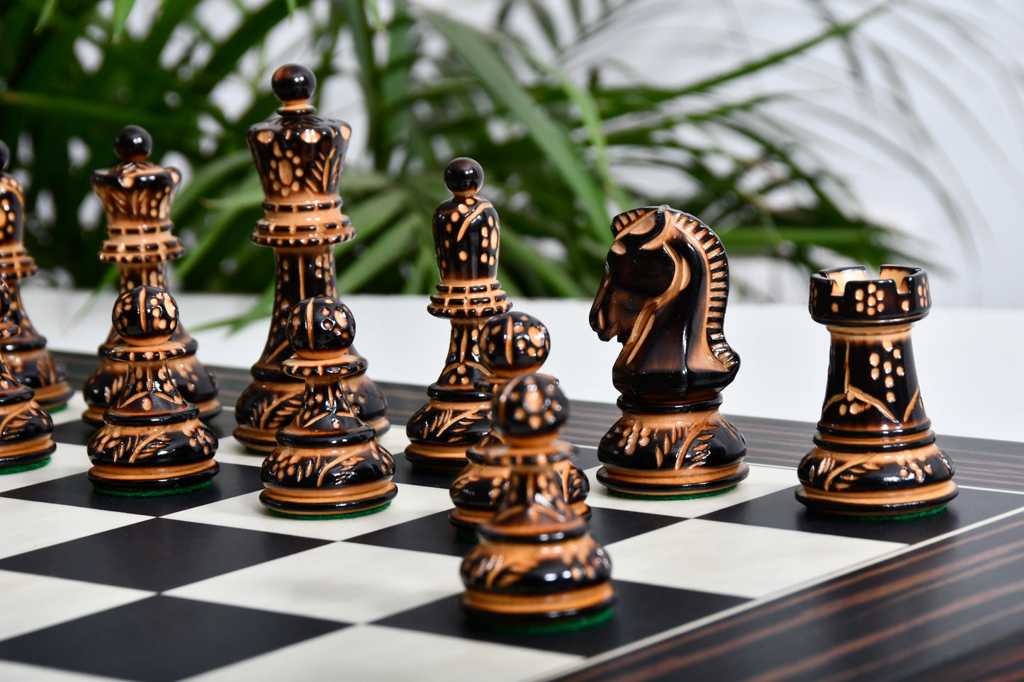Combo 1950 Dubrovnik Bobby Fischer Chessmen Version 3.0 – Lacquered Box Wood Chess Set with 3.7" King & Board