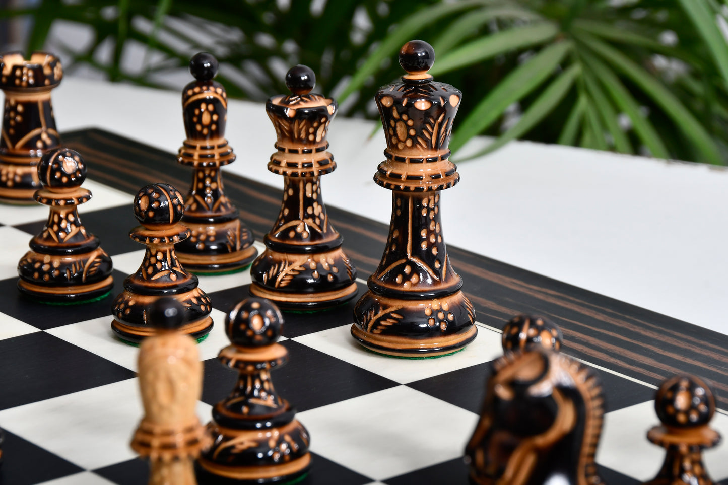 Combo 1950 Dubrovnik Bobby Fischer Chessmen Version 3.0 – Lacquered Box Wood Chess Set with 3.7" King & Board