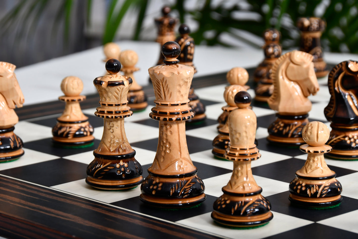 Combo 1950 Dubrovnik Bobby Fischer Chessmen Version 3.0 – Lacquered Box Wood Chess Set with 3.7" King & Board