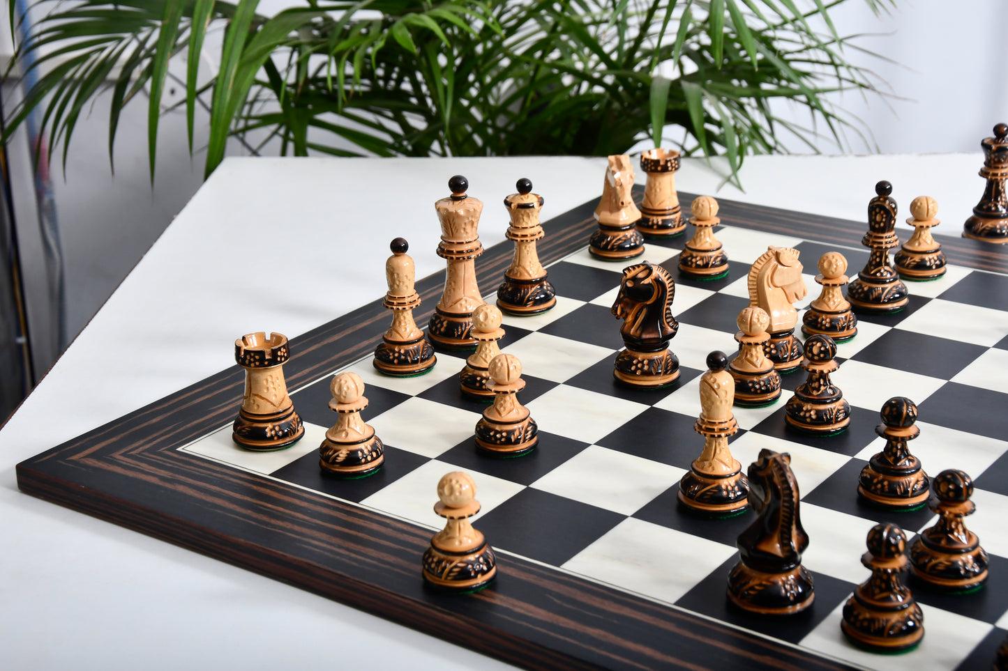 Combo 1950 Dubrovnik Bobby Fischer Chessmen Version 3.0 – Lacquered Box Wood Chess Set with 3.7" King & Board