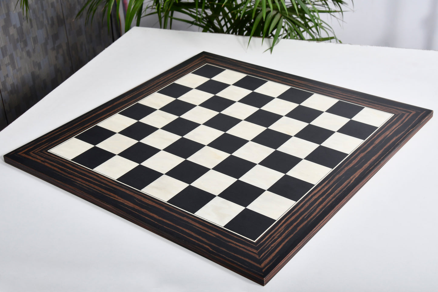 Combo 1950 Dubrovnik Bobby Fischer Chessmen Version 3.0 – Lacquered Box Wood Chess Set with 3.7" King & Board