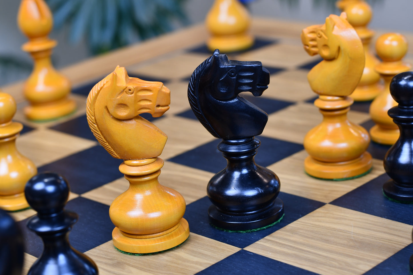 Reproduced Antique Series Dublin Pattern Calvert Chess Pieces in Ebonized Boxwood & Antiqued Boxwood - 4.1" King