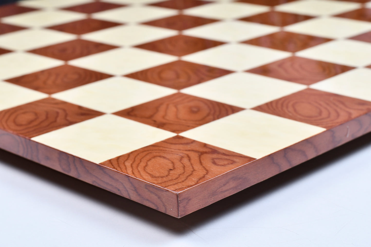 Excalibur Luxury Artisan Series Chess Pieces in Bud Rosewood / Box Wood - 4.6" King with Hi Gloss Finish Borderless Chess Board
