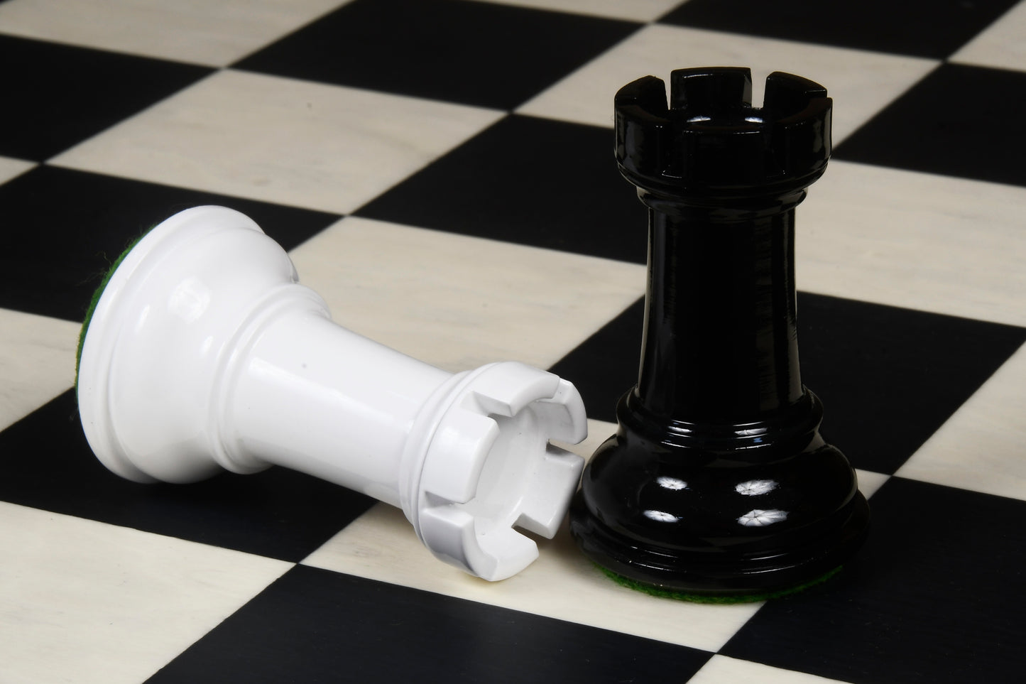 Reproduced 1940 Soviet Club Chess Set in Ebony & Ivory White - 4.0" King