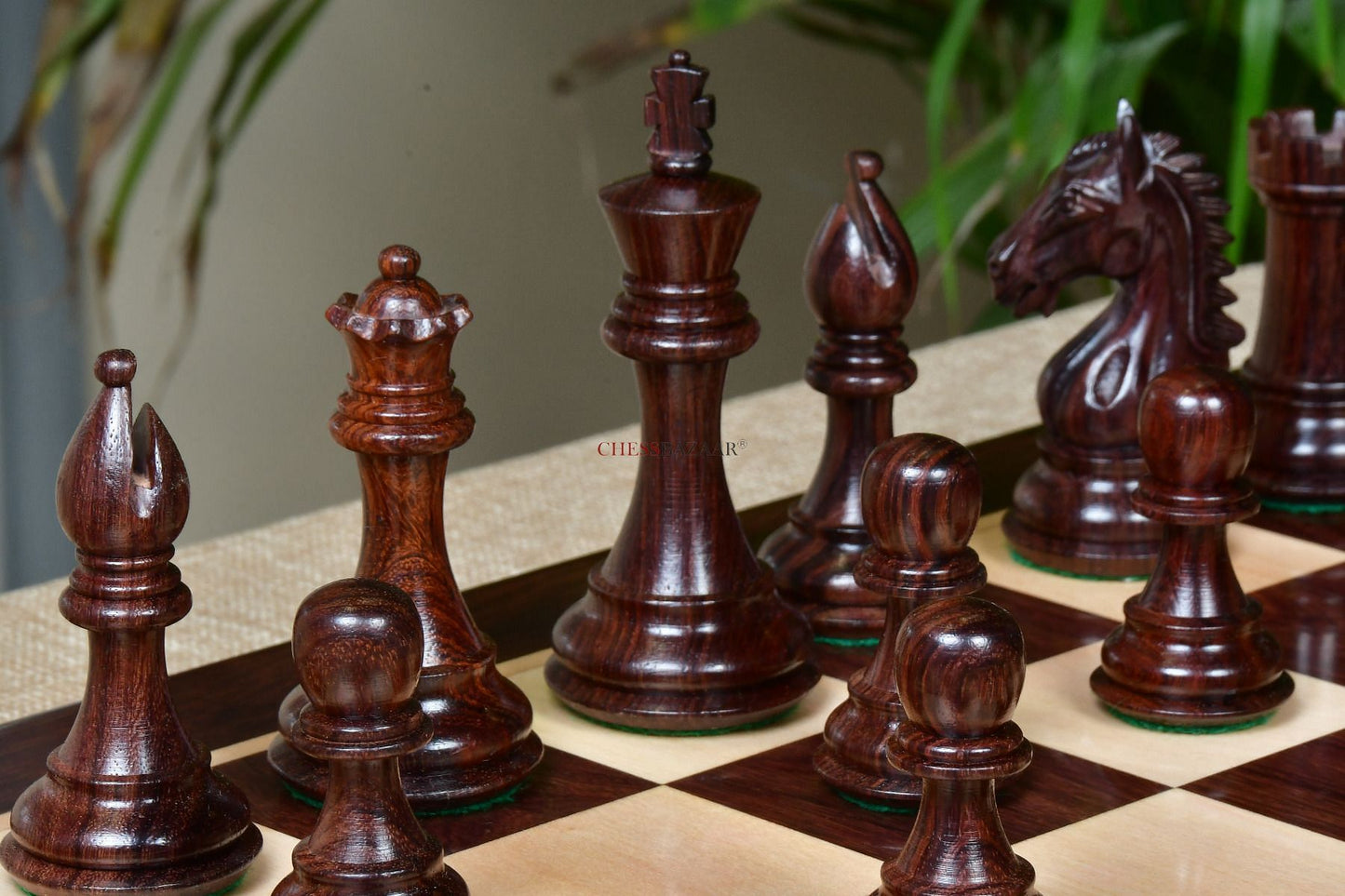 Derby Knight Staunton Weighted Chess Pieces in Rosewood & Boxwood - 4.1" King