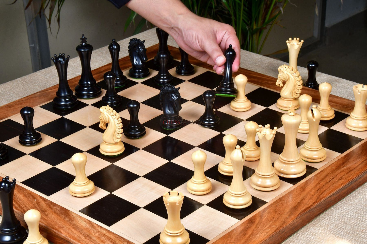 The Empire II Luxury Series Staunton Chess pieces in Ebony / Box Wood - 4.4" King