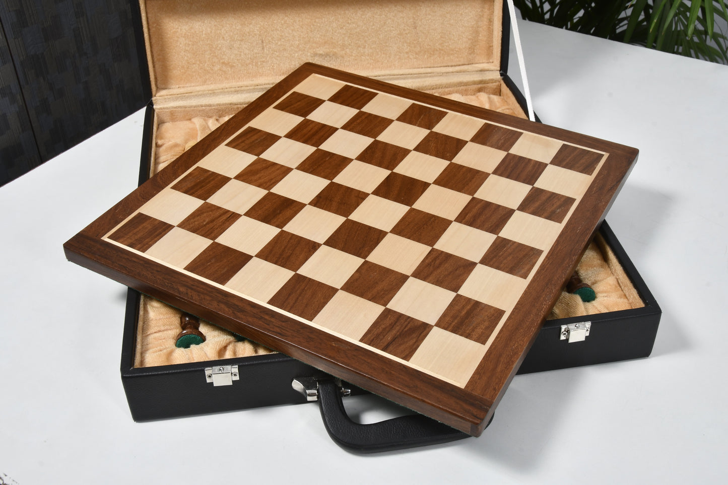 The Old Russian Zagreb 3.1 inch Chess Set in Sheesham Wood with 15 inch Wooden Chessboard & Storage Box