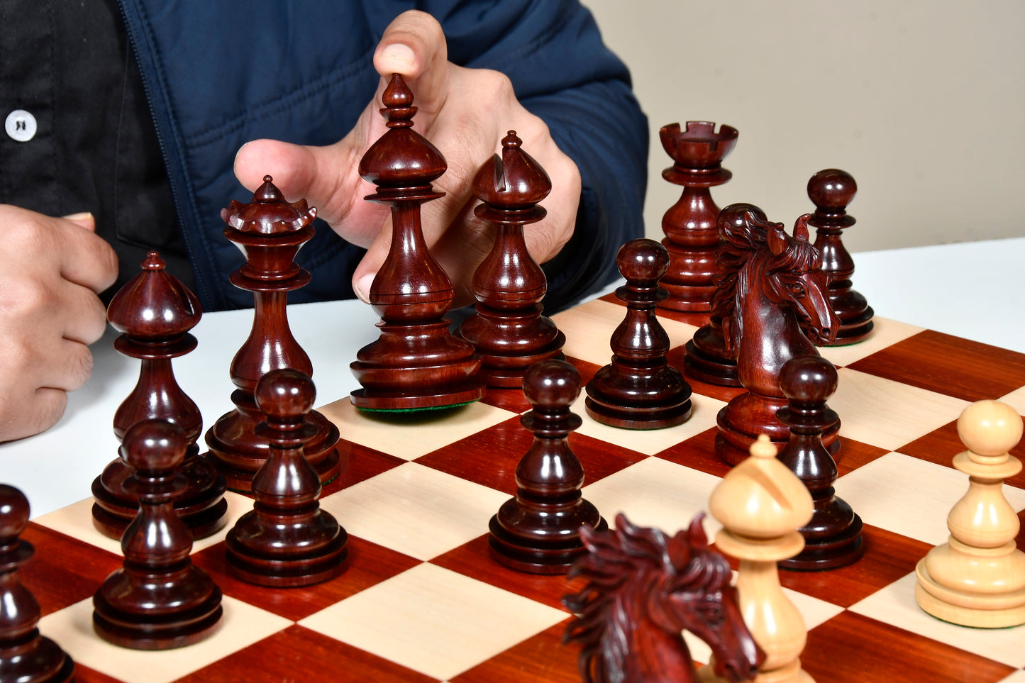 CB Wild Stallion Luxury Chess Pieces in Bud Rosewood & Boxwood - 4.4" King