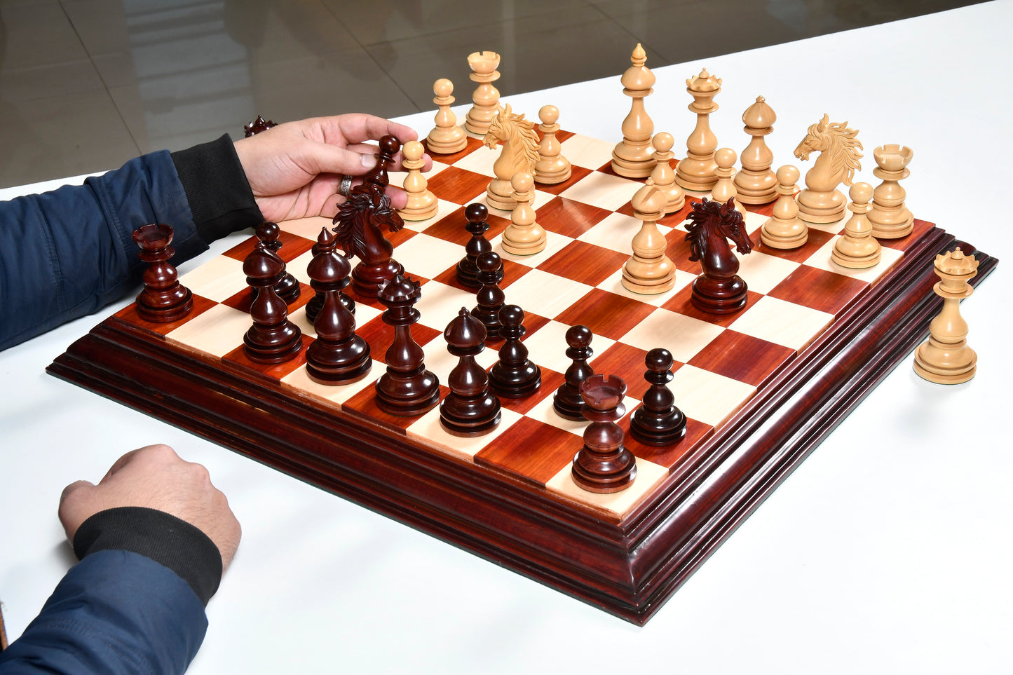 CB Wild Stallion Luxury Chess Pieces in Bud Rosewood & Boxwood - 4.4" King
