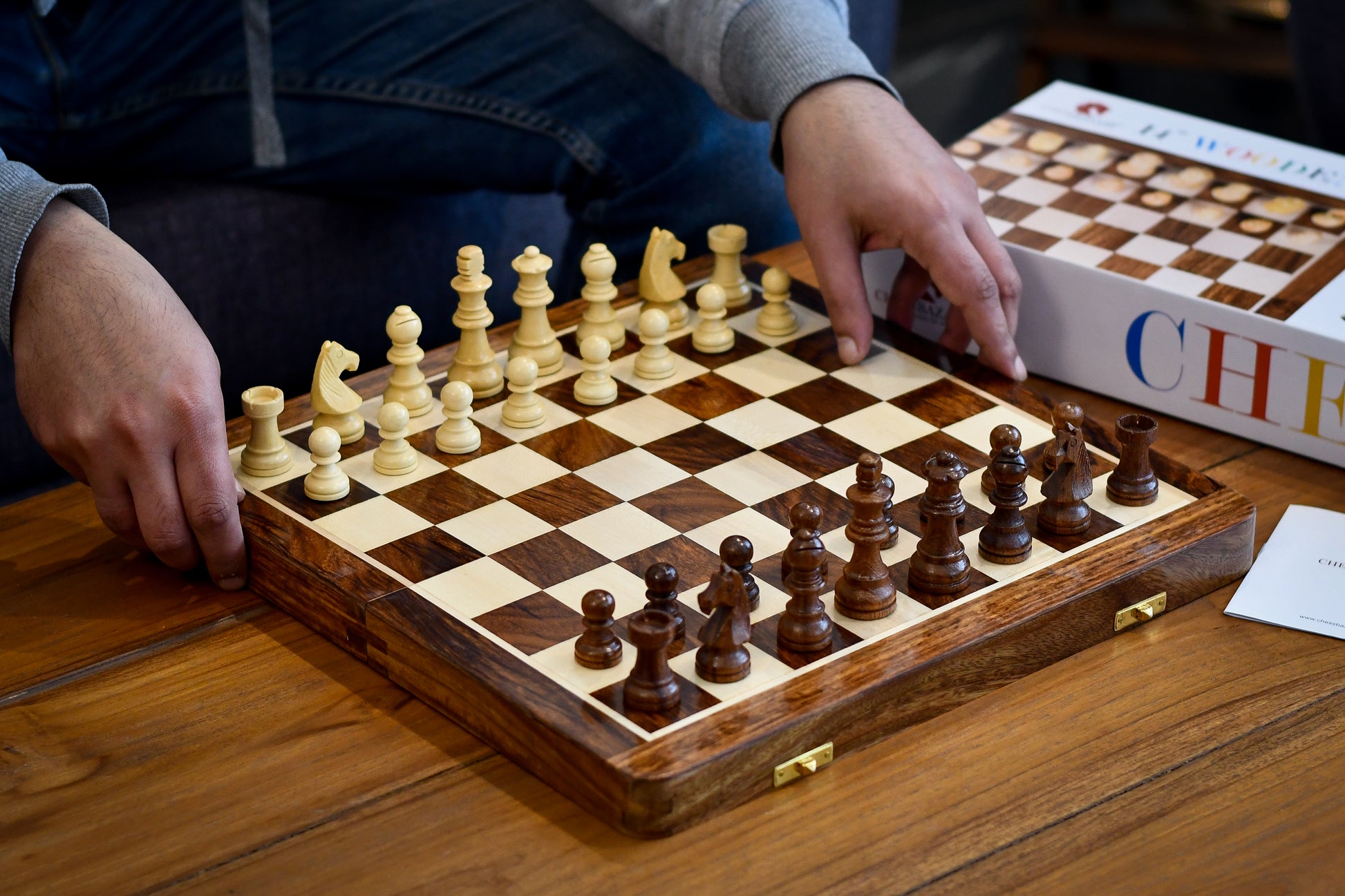 14 inches magnetic travel chess set in sheesham & maple