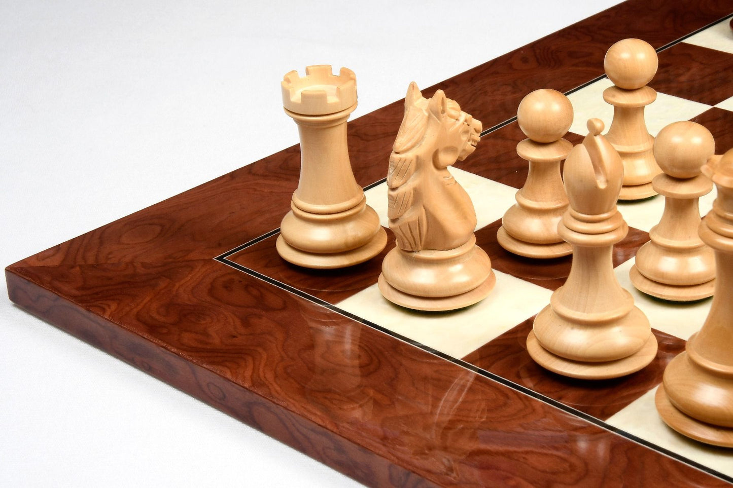 Alban Series Chess Pieces in Bud Rosewood/Boxwood - 4.0" King with Board