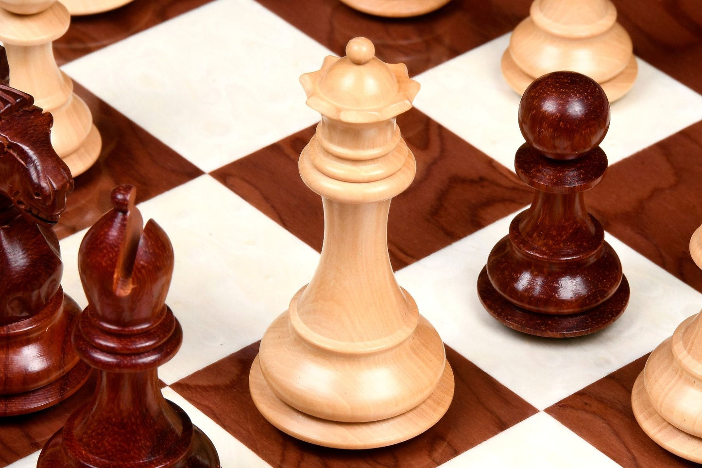 Alban Series Chess Pieces in Bud Rosewood/Boxwood - 4.0" King with Board
