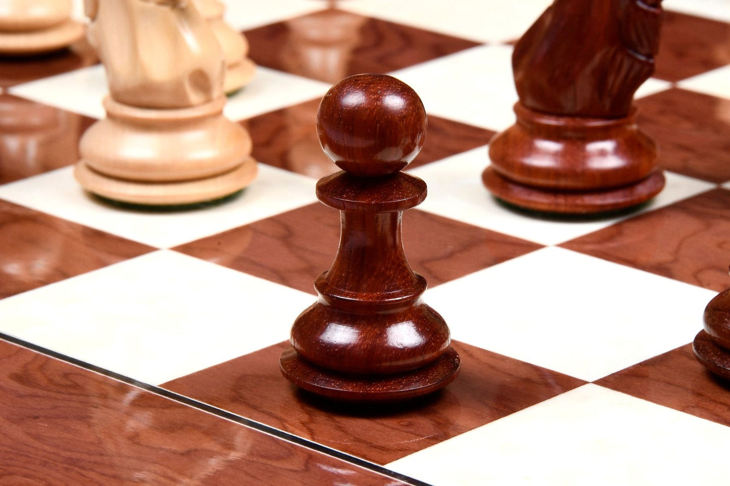 Alban Series Chess Pieces in Bud Rosewood/Boxwood - 4.0" King with Board