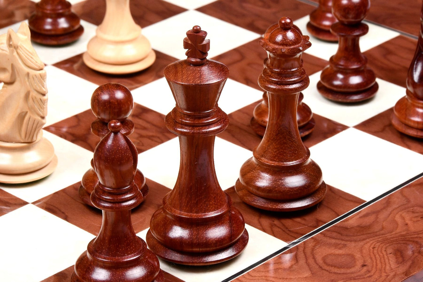 Alban Series Chess Pieces in Bud Rosewood/Boxwood - 4.0" King with Board