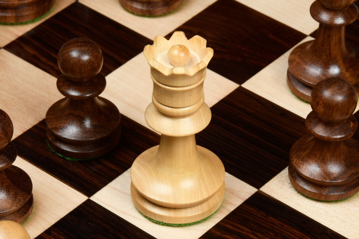 Repro Romanian-Hungarian National Tournament Pieces in Sheesham/Boxwood - 3.8" King with Board