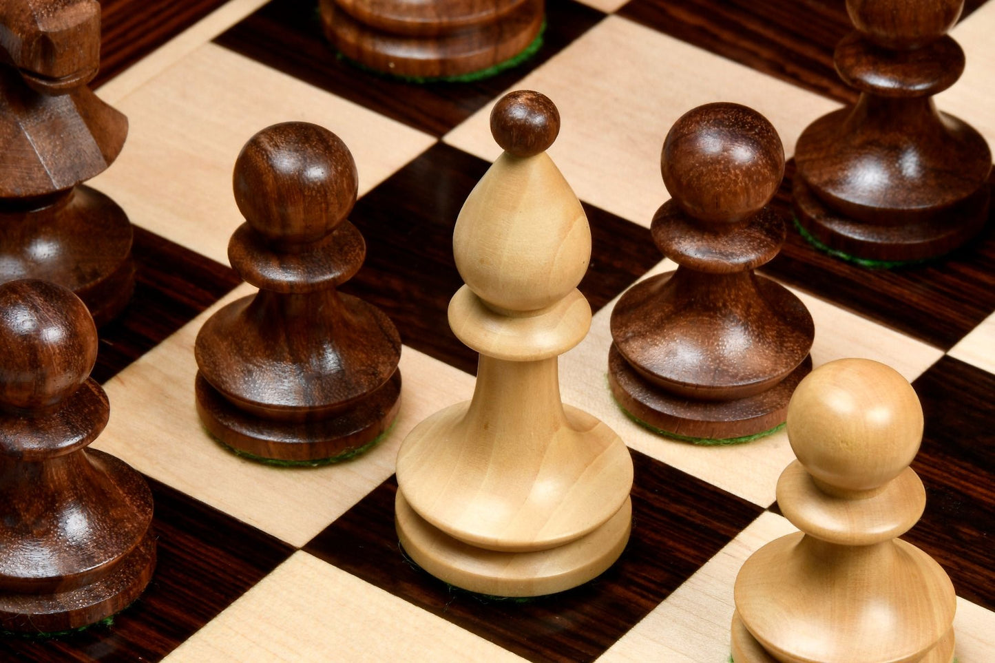 Repro Romanian-Hungarian National Tournament Pieces in Sheesham/Boxwood - 3.8" King with Board