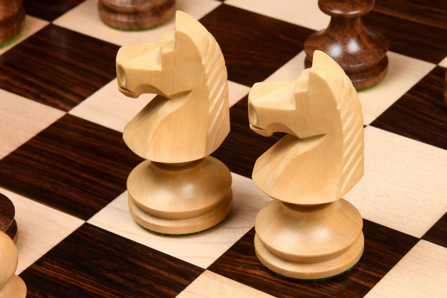 Repro Romanian-Hungarian National Tournament Pieces in Sheesham/Boxwood - 3.8" King with Board