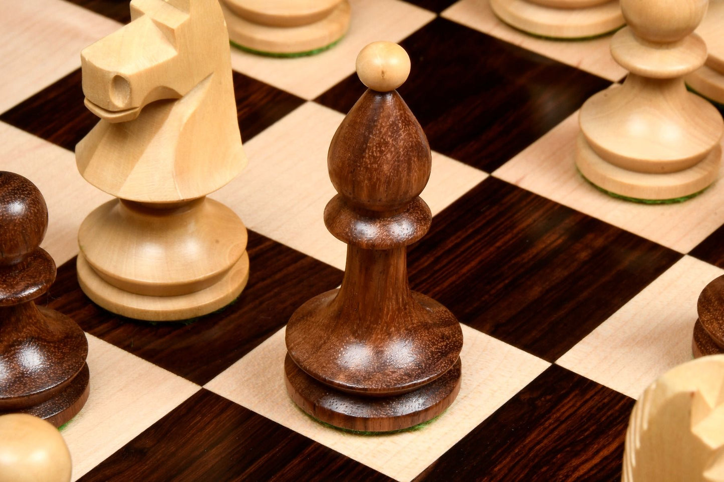 Repro Romanian-Hungarian National Tournament Pieces in Sheesham/Boxwood - 3.8" King with Board