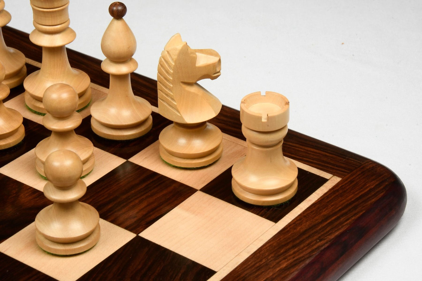 Repro Romanian-Hungarian National Tournament Pieces in Sheesham/Boxwood - 3.8" King with Board