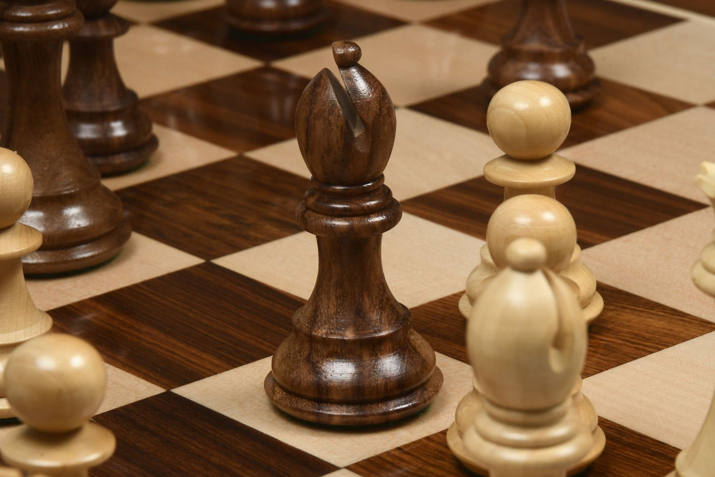 The Honour of Staunton Series Chess Pieces in Sheesham Boxwood - 4.0" King with Board