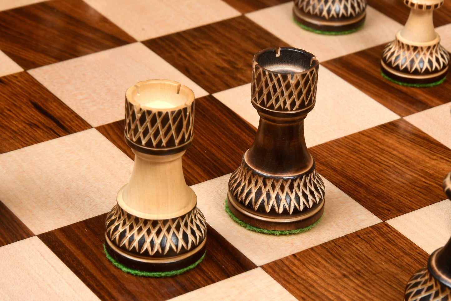 The Burnt Blazed Handcarved Pieces in Burnt Boxwood - 3.8" King with Board
