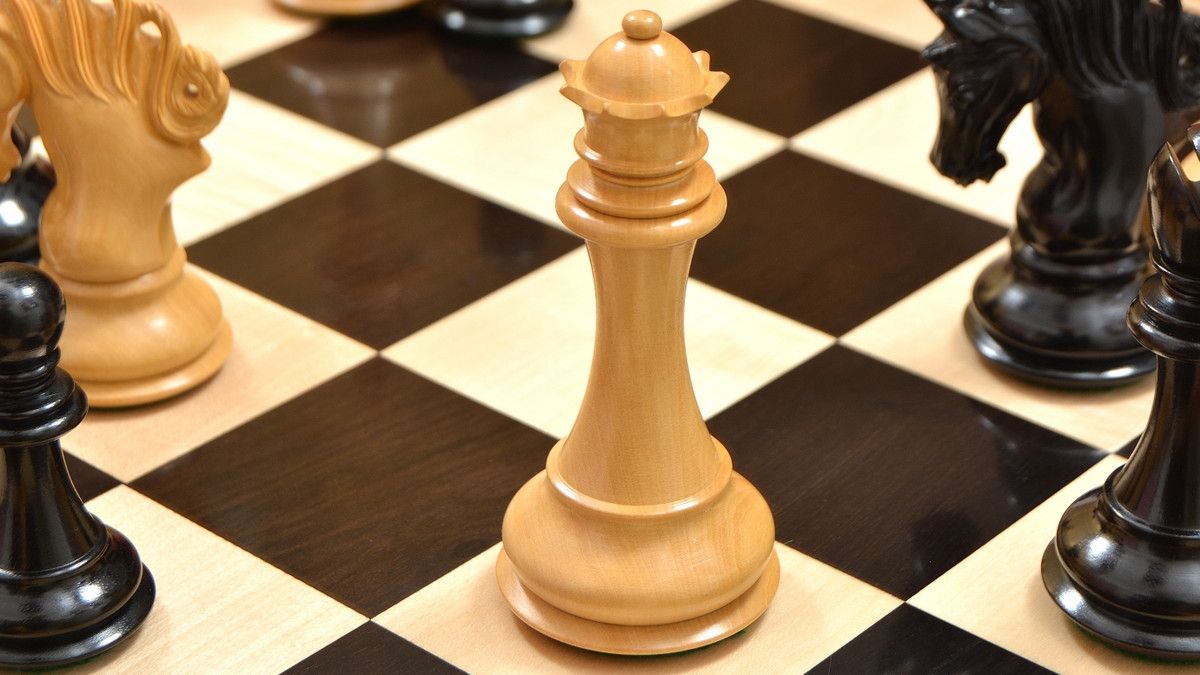 Combo of Pegasus Series Artisan Staunton Chess Set ver 2.0 in Ebony / Boxwood - 4.6" King & Wooden Chess Board Ebony Sheesham Wood 23" - 60 mm