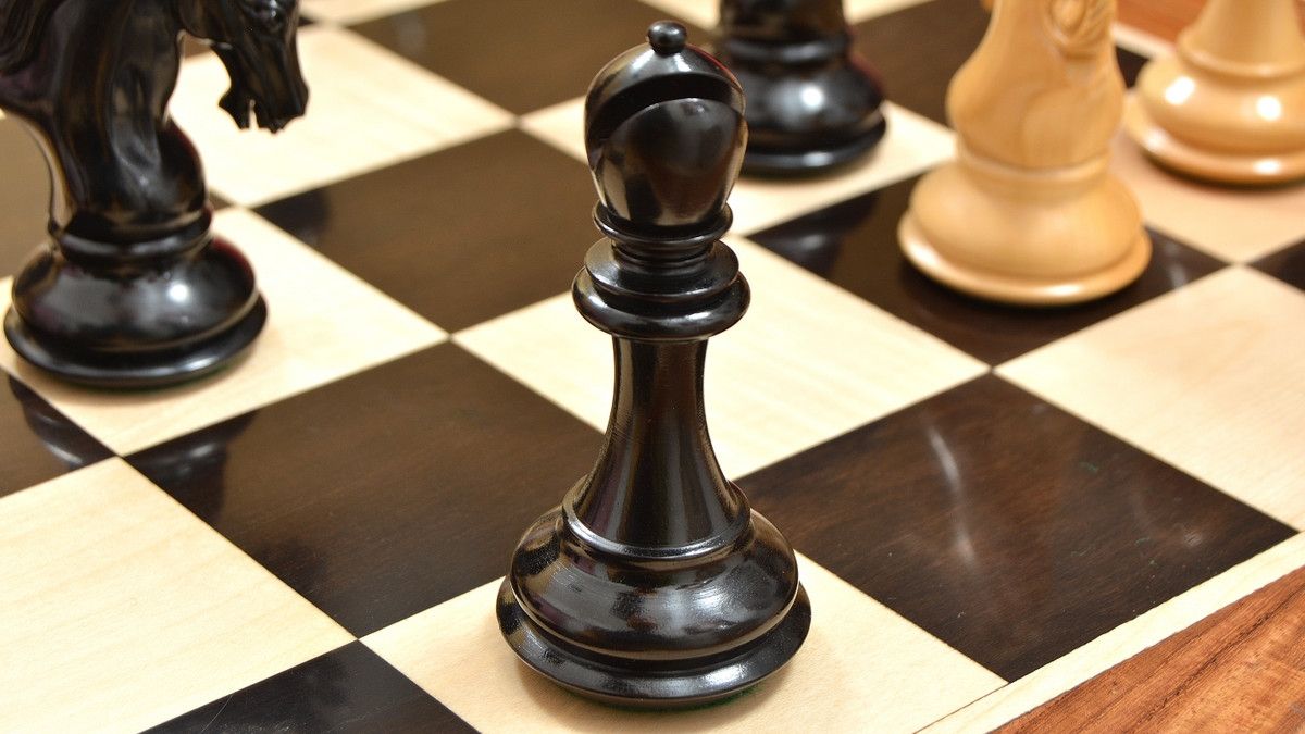 Combo of Pegasus Series Artisan Staunton Chess Set ver 2.0 in Ebony / Boxwood - 4.6" King & Wooden Chess Board Ebony Sheesham Wood 23" - 60 mm